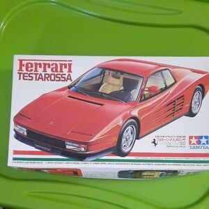 TAMIYA 1/24TH SCALE FERRARI TESTAROSSA MODEL KIT OPENED BOX